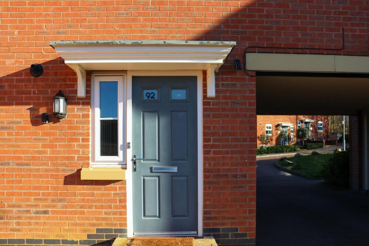 Apartment Chichele House, Sleeps 8, Nr Rushden Lakes, Allocated Parking, Corporate Welcome Higham Ferrers